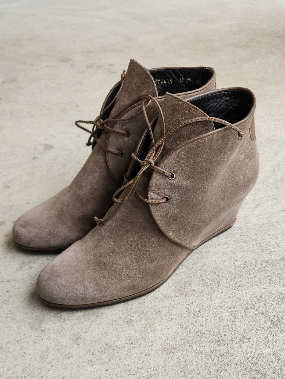 Stuart Weitzman Khaki Kalahari Wedge Suede Lace Up Ankle Boots Size 12M